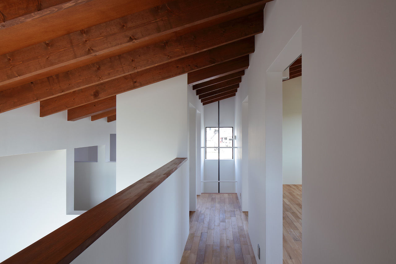 マルイチ 【滋賀県｜2000万円台】素材の表情にこだわってデザイン。薪ストーブに登り棒、黒ガルバに包まれたL型の家の建築実例画像6