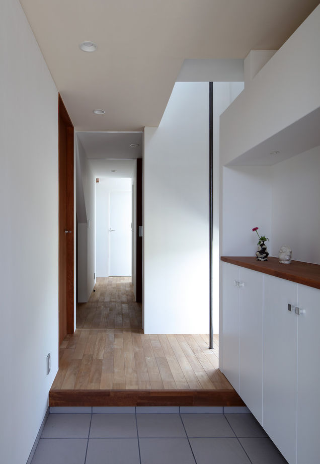 マルイチ 【滋賀県｜2000万円台】素材の表情にこだわってデザイン。薪ストーブに登り棒、黒ガルバに包まれたL型の家の建築実例画像9