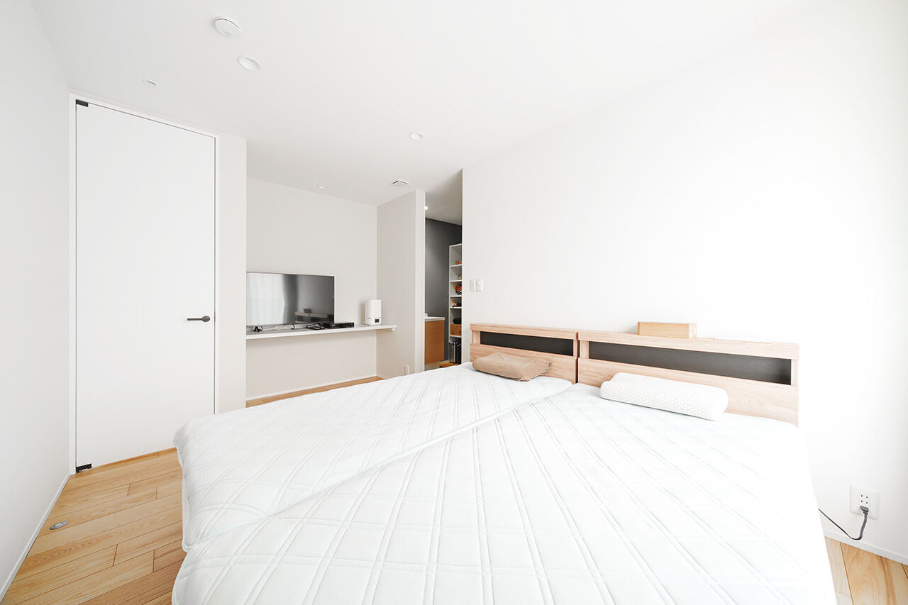 マルイチ 【滋賀県｜間取り有】吹き抜け＆アイランドキッチン、かゆいところに手が届くスタイリッシュで機能的な家の建築実例画像8