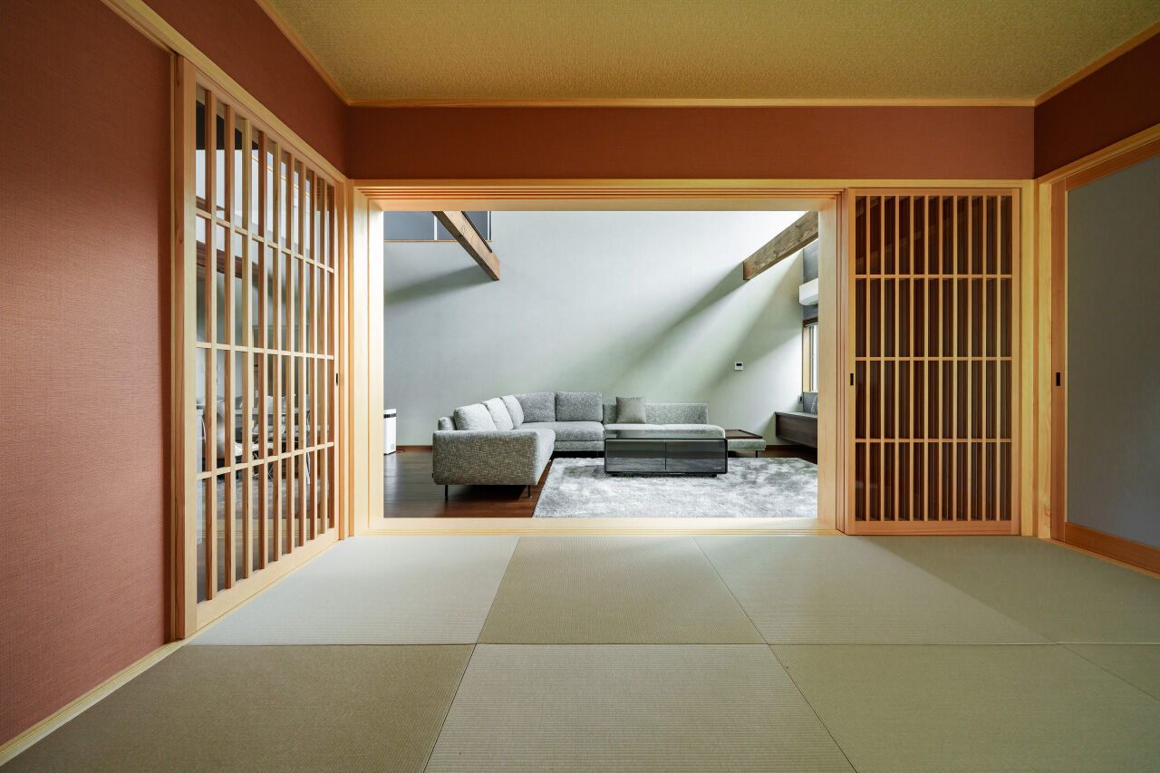 マルイチ 【滋賀県｜4000万円以上｜間取り有】素材の質感を大切に。大きな吹き抜けで繋がるモダンで美しい住まいの建築実例画像5