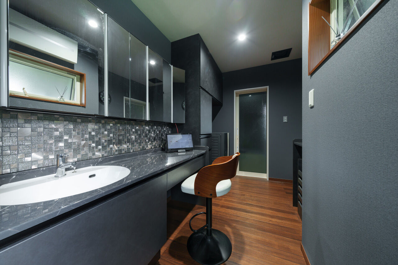 マルイチ 【滋賀県｜4000万円以上｜間取り有】素材の質感を大切に。大きな吹き抜けで繋がるモダンで美しい住まいの建築実例画像8