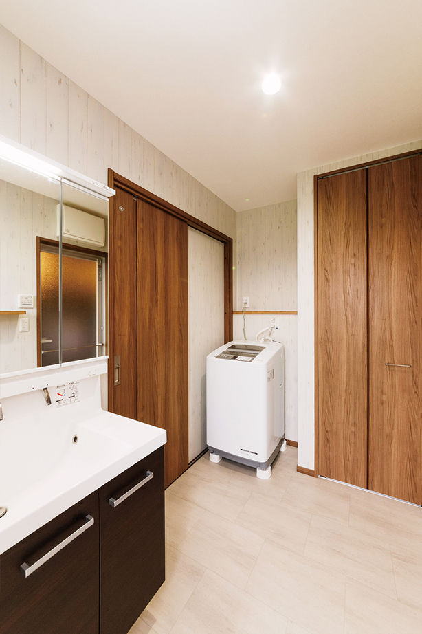 クレバリーホーム 【平屋】将来の住み心地を見据えた、光と風を感じる平屋の住まいの建築実例画像13