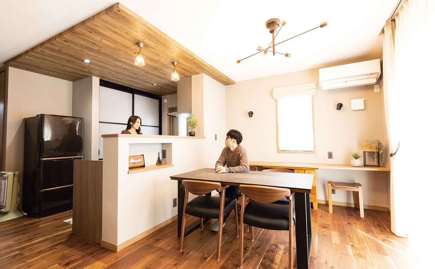 クレバリーホーム 外観もインテリアも、細部まで二人の感性を反映させたこだわりの住まいの建築実例画像2