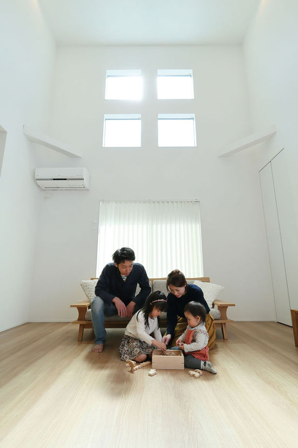 クレバリーホーム 【4000万円～／吹き抜け／間取図有】伸びやかな空間設計。デザイン性がもたらす上質な家族時間の建築実例画像2