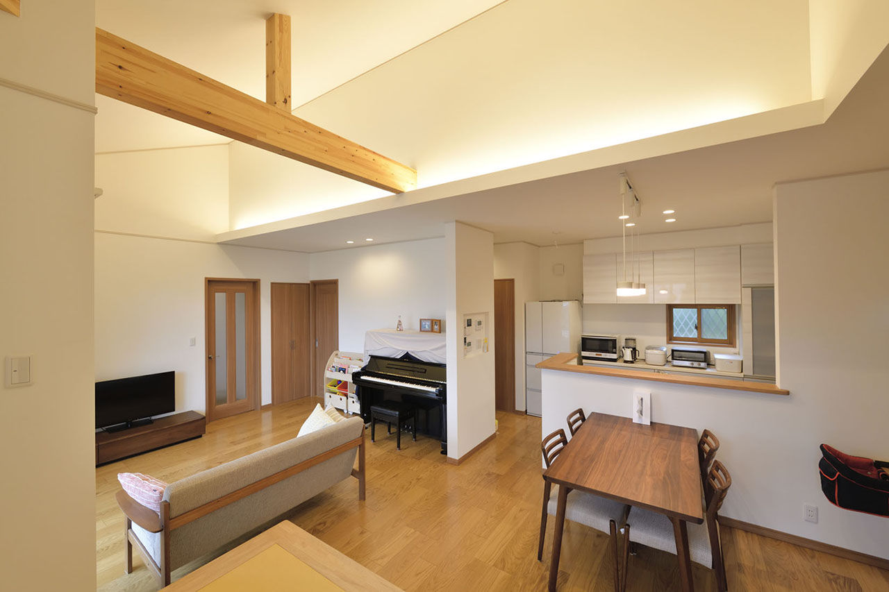 クレバリーホーム 【2000万円～2499万円／充実収納／家事がラク／間取図有】平屋の良さを採り入れた子育てしやすい2階建ての建築実例画像4