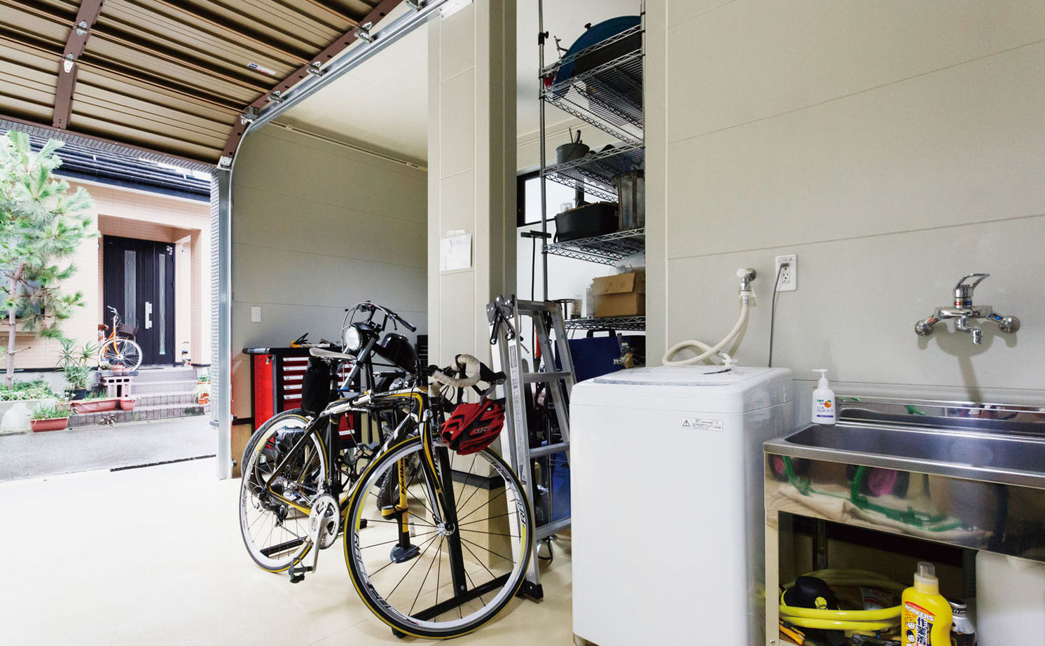 クレバリーホーム 【4000万円～4499万円／ガレージ／間取図有】「これぞ、大人の住処」。インナーガレージ＋2階リビングの家の建築実例画像9