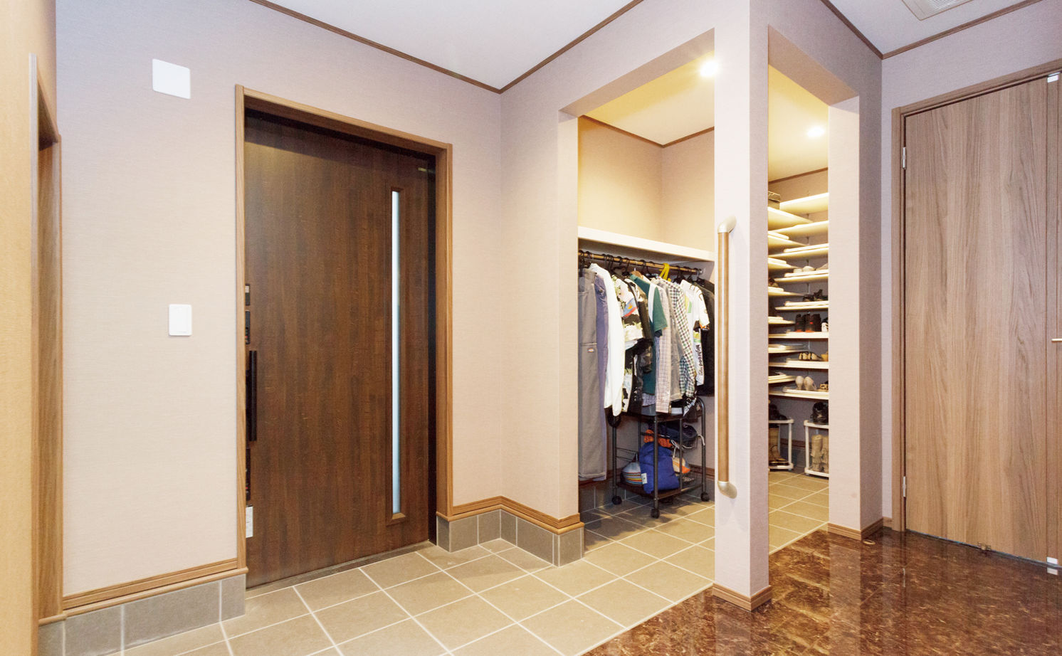 クレバリーホーム 【4000万円～4499万円／ガレージ／間取図有】「これぞ、大人の住処」。インナーガレージ＋2階リビングの家の建築実例画像10