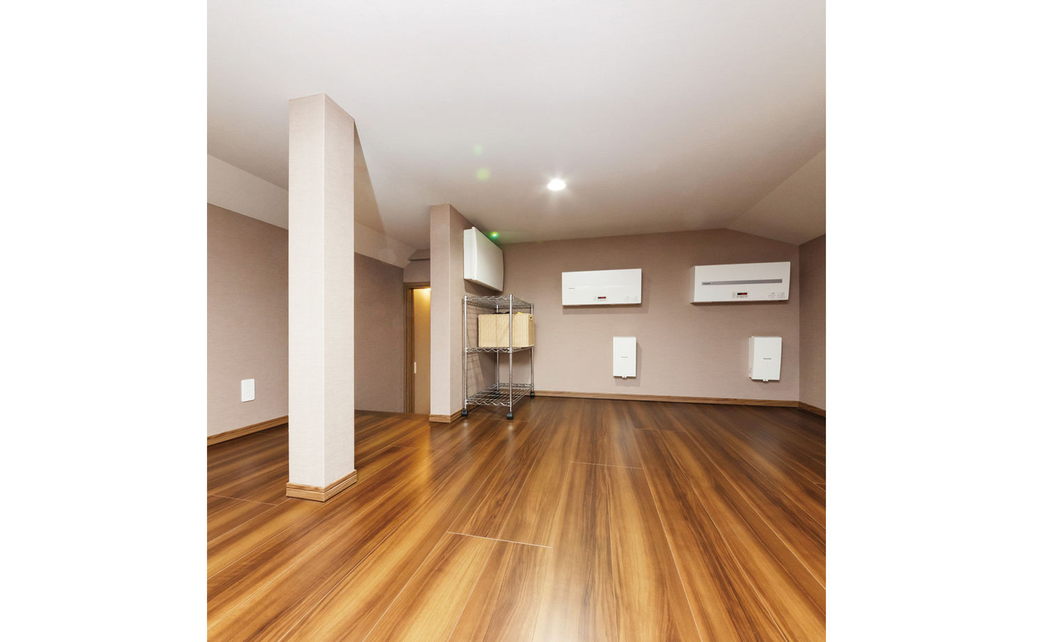 クレバリーホーム 【4000万円～4499万円／ガレージ／間取図有】「これぞ、大人の住処」。インナーガレージ＋2階リビングの家の建築実例画像11