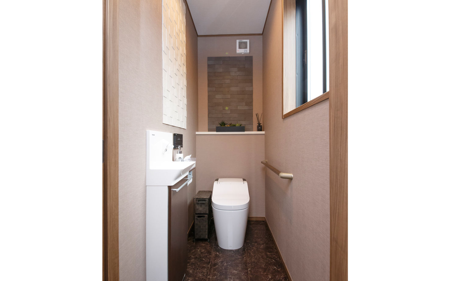 クレバリーホーム 【4000万円～4499万円／ガレージ／間取図有】「これぞ、大人の住処」。インナーガレージ＋2階リビングの家の建築実例画像13