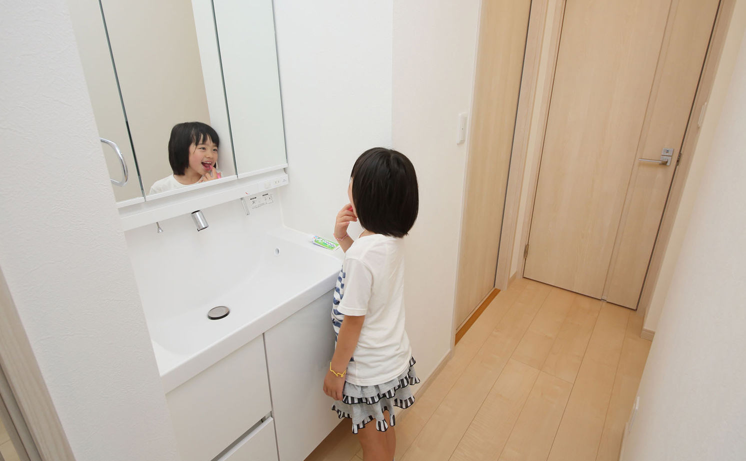 クレバリーホーム 【2500万円～2999万円／家事動線／収納充実／間取図有】共働き＆子育て世代が建てた、南欧テイストの住まいの建築実例画像10