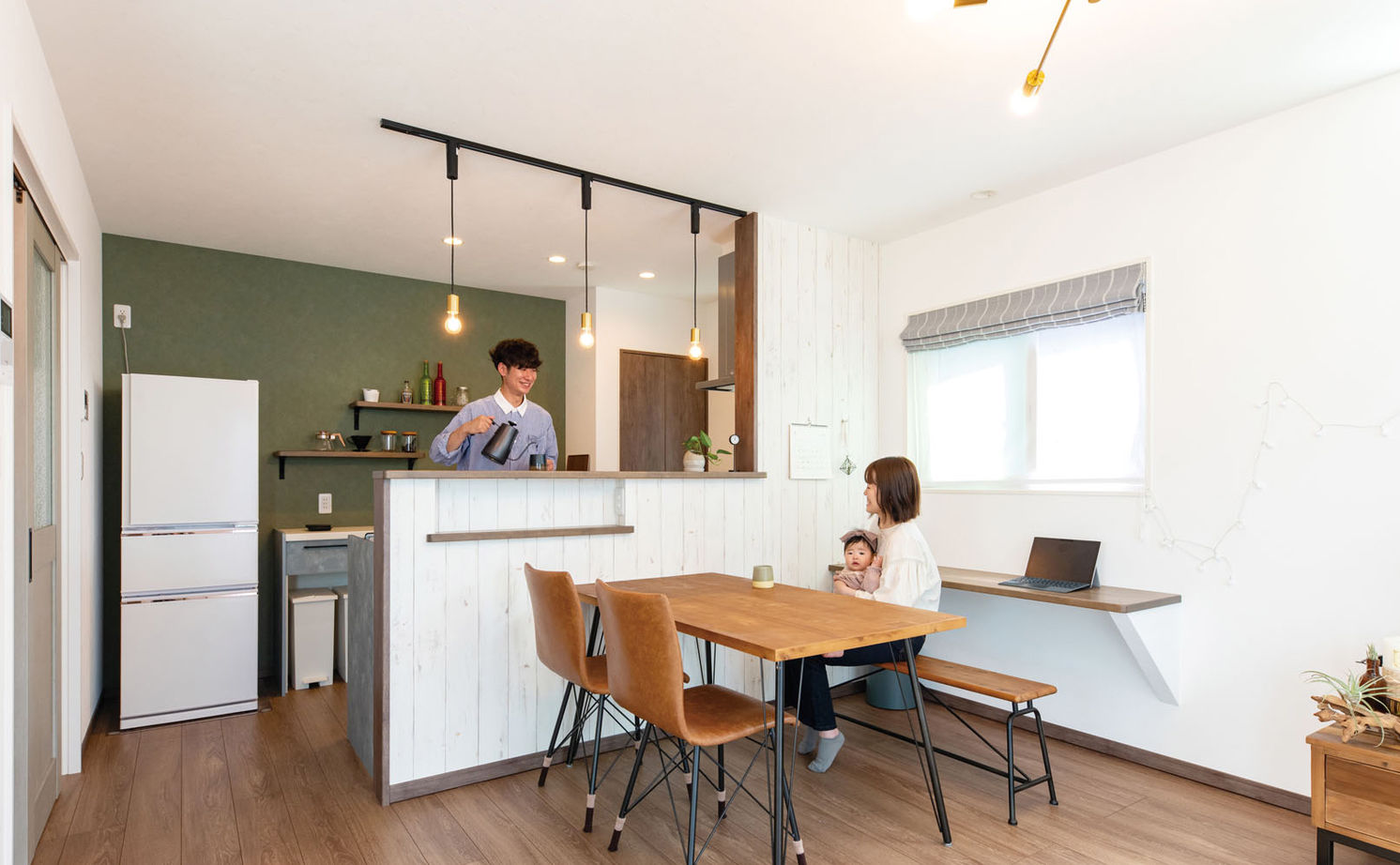 クレバリーホーム 【2000万円～2499万円／カフェスタイル／間取図有】お洒落なデザインと効率的な動線で共働きの毎日を豊かにの建築実例画像1