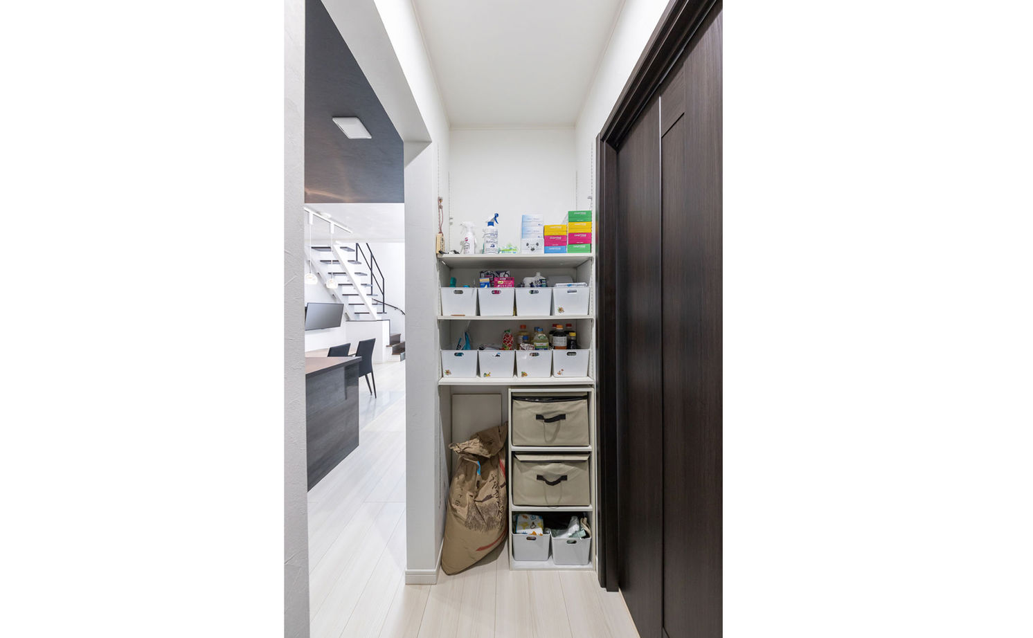 クレバリーホーム 【2000万円～2499万円／吹抜／家事動線／間取図有】家事の効率化で家族時間を増やし、お洒落な空間を楽しむの建築実例画像5