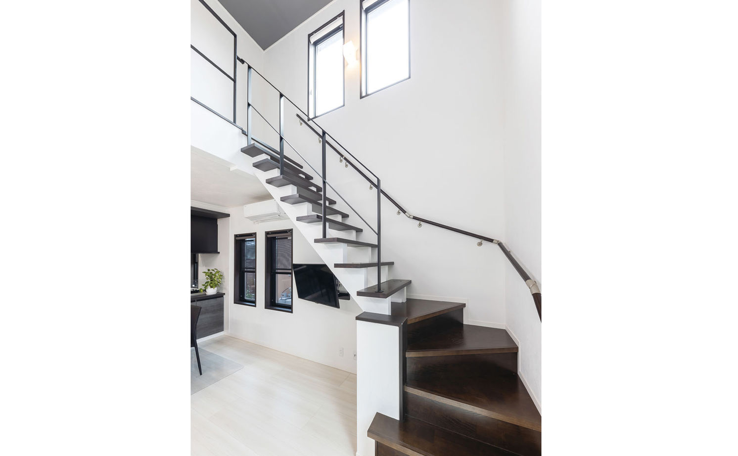 クレバリーホーム 【2000万円～2499万円／吹抜／家事動線／間取図有】家事の効率化で家族時間を増やし、お洒落な空間を楽しむの建築実例画像6