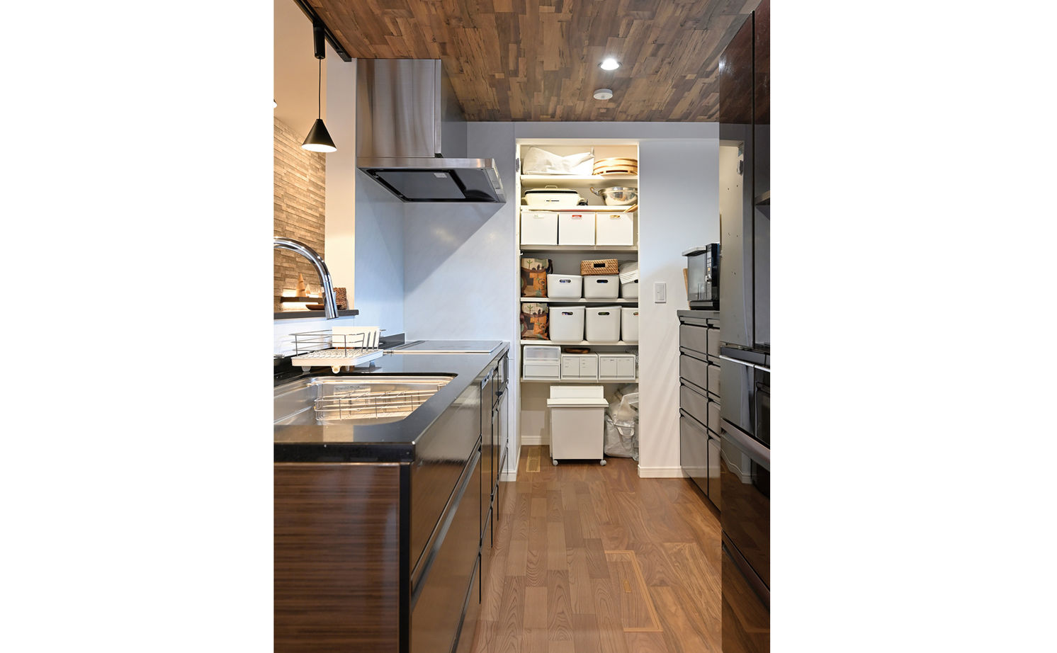 クレバリーホーム 【2500万円～2999万円／土間／家事動線／収納充実／間取図有】1階と2階で異なる家族団欒のスタイルを楽しむの建築実例画像7