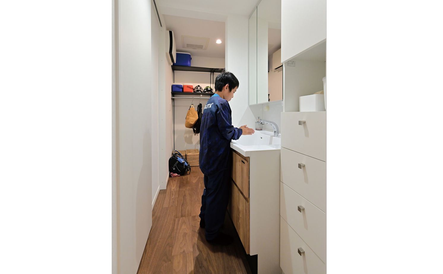 クレバリーホーム 【2500万円～2999万円／土間／家事動線／収納充実／間取図有】1階と2階で異なる家族団欒のスタイルを楽しむの建築実例画像10