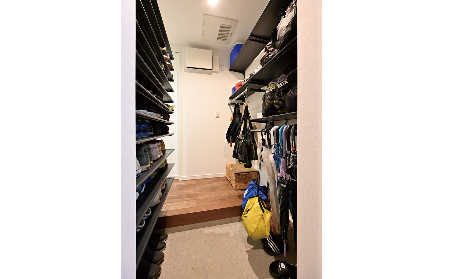 クレバリーホーム 【2500万円～2999万円／土間／家事動線／収納充実／間取図有】1階と2階で異なる家族団欒のスタイルを楽しむの建築実例画像14