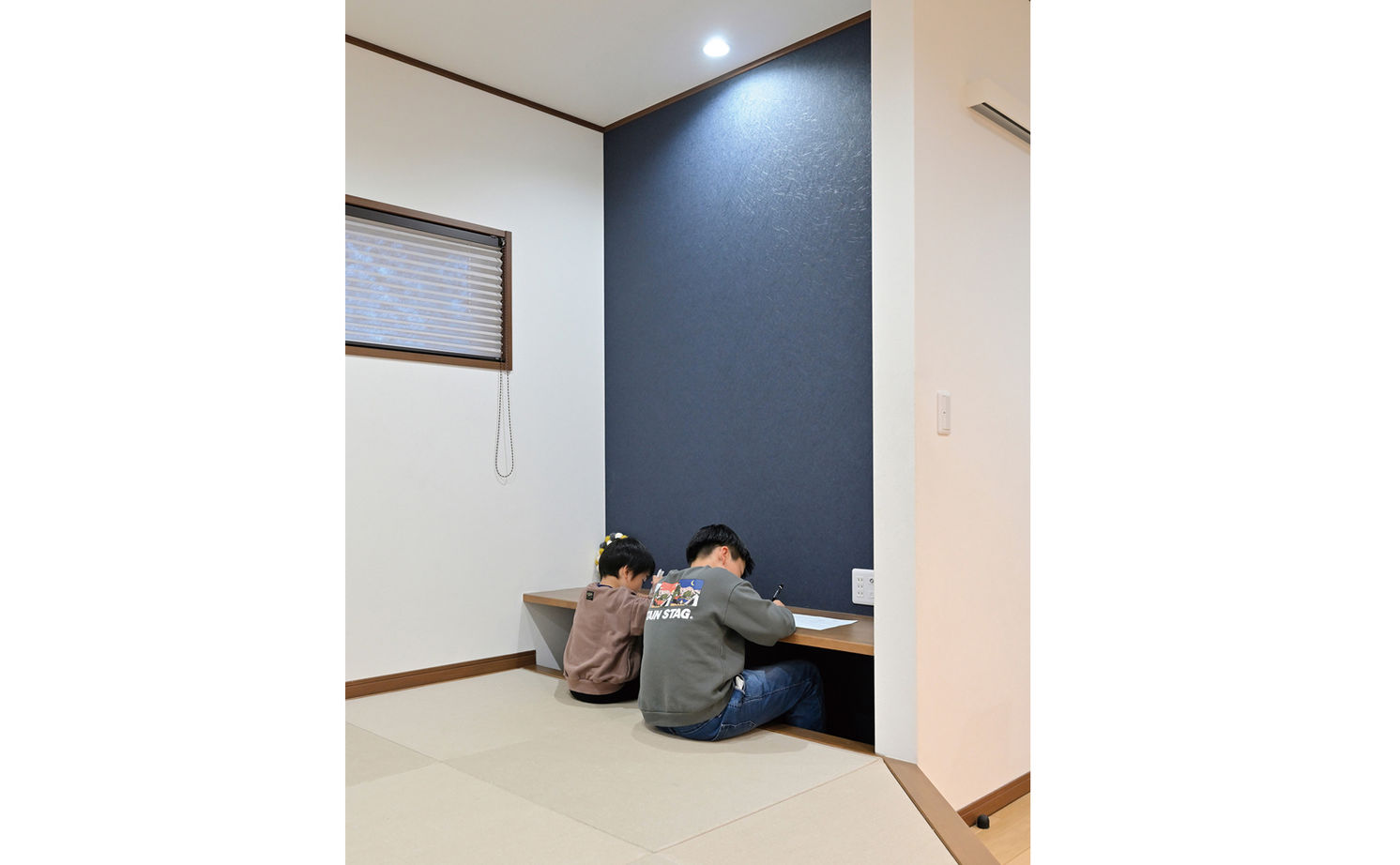 クレバリーホーム 【2500万円～2999万円／吹抜／収納充実／間取図有】吹き抜けの開放的なリビングに、家族が自然に集う住まいの建築実例画像7