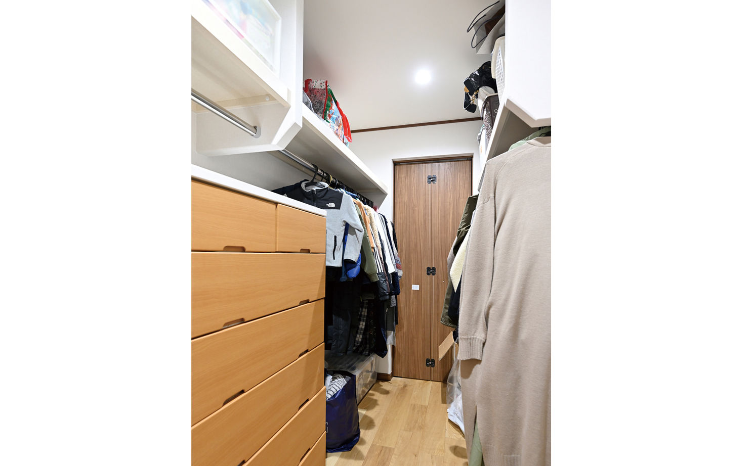 クレバリーホーム 【2500万円～2999万円／吹抜／収納充実／間取図有】吹き抜けの開放的なリビングに、家族が自然に集う住まいの建築実例画像10