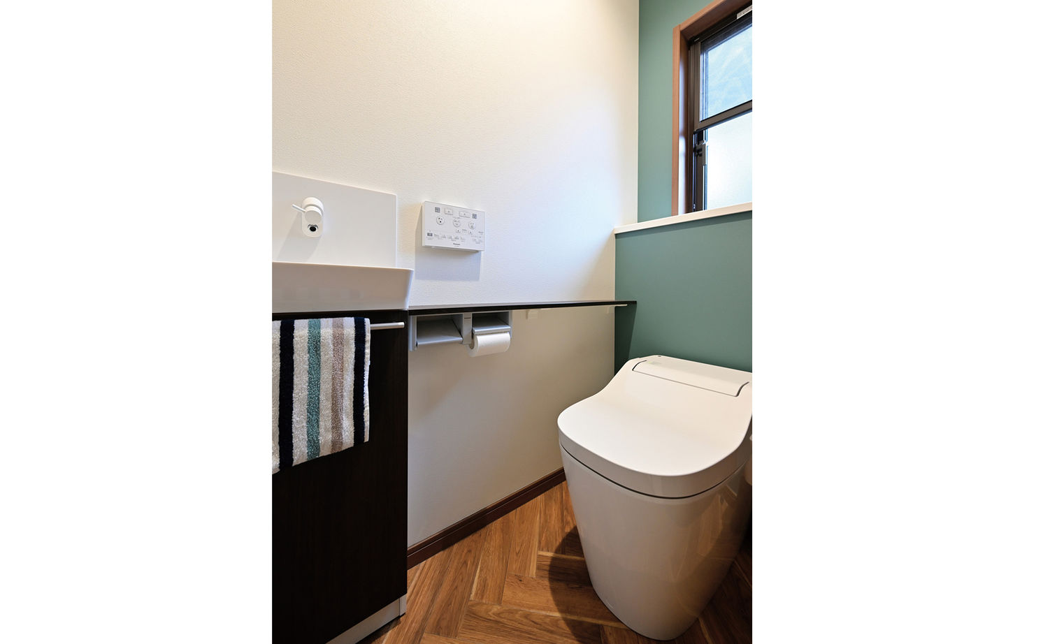 クレバリーホーム 【2500万円～2999万円／吹抜／収納充実／間取図有】吹き抜けの開放的なリビングに、家族が自然に集う住まいの建築実例画像11