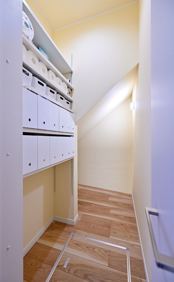 クレバリーホーム 【2500万円～2999万円／家事子育て動線／間取図有】キッチンを中心にした回遊動線で家族がのびのび暮らす家の建築実例画像9