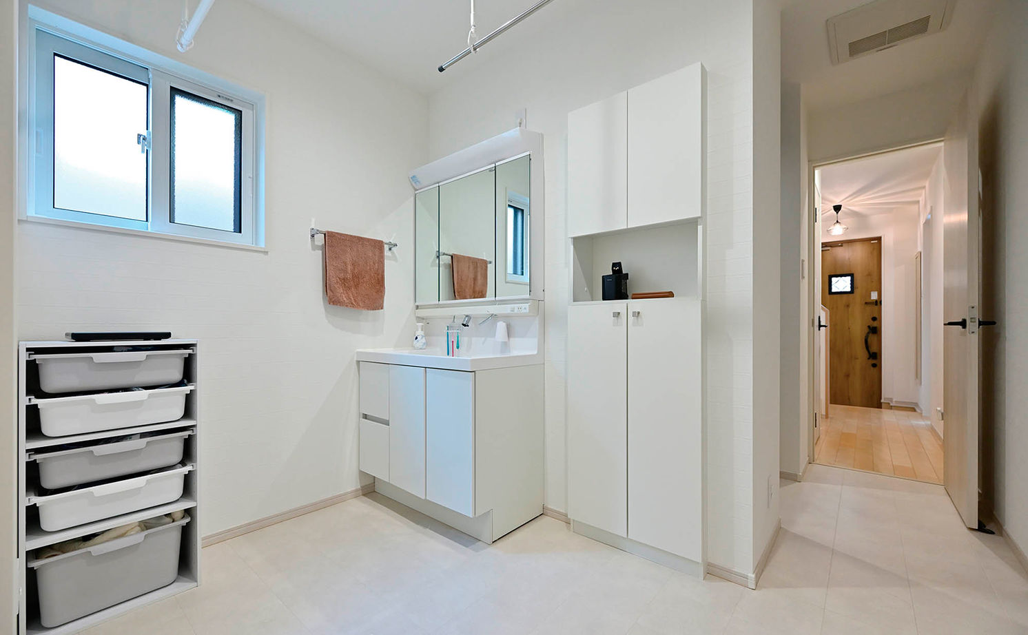 クレバリーホーム 【2000万円～2499万円／家事動線／間取図有】カフェ風キッチンから家族を見守る、ナチュラルテイストの空間の建築実例画像5