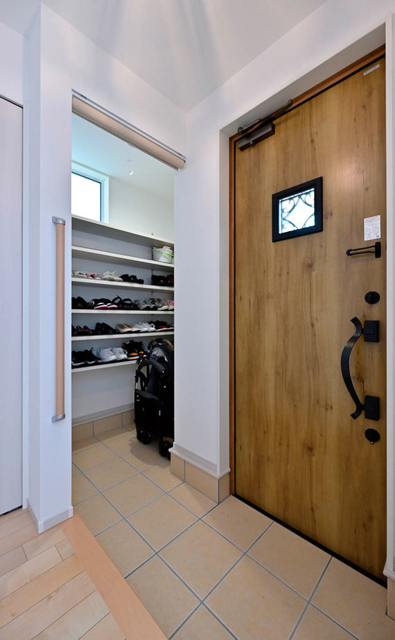 クレバリーホーム 【2000万円～2499万円／家事動線／間取図有】カフェ風キッチンから家族を見守る、ナチュラルテイストの空間の建築実例画像8