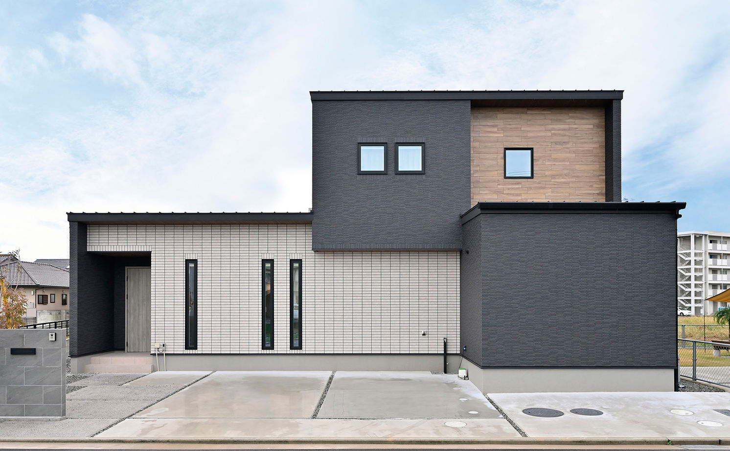 クレバリーホーム 【3000万円～3499万円／アウトドアリビング／間取図有】外壁・テラス・内装とタイルがお洒落に彩る上質な家の建築実例画像1