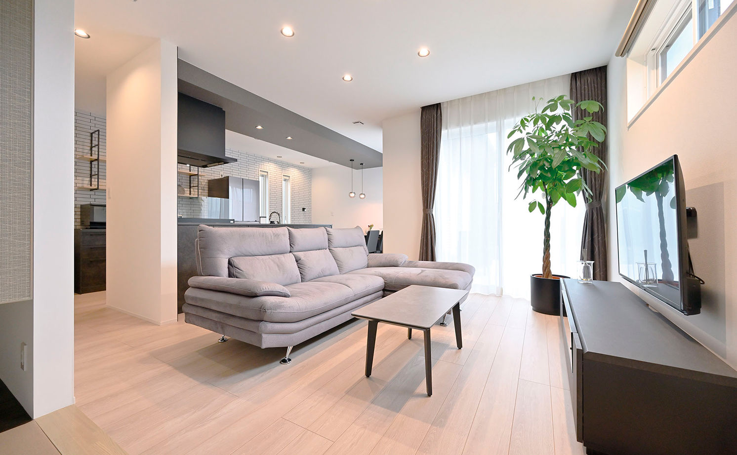 クレバリーホーム 【3000万円～3499万円／アウトドアリビング／間取図有】外壁・テラス・内装とタイルがお洒落に彩る上質な家の建築実例画像3