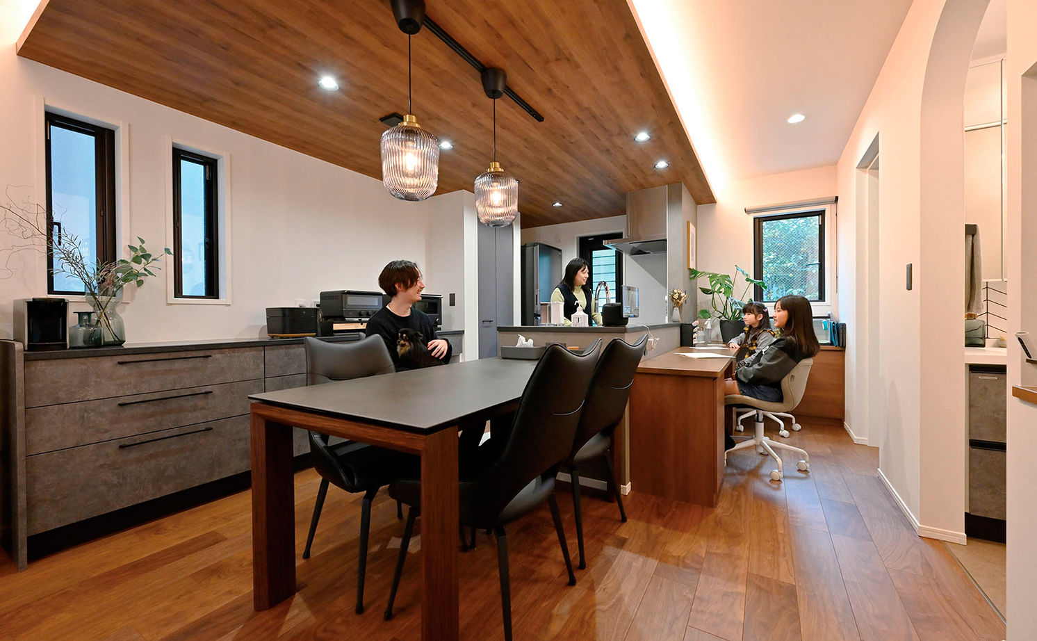 クレバリーホーム 【2500万円～2999万円／回遊動線／間取図有】家族団らんも、個々の時間も大切に。暮らしやすさがつまった家の建築実例画像1