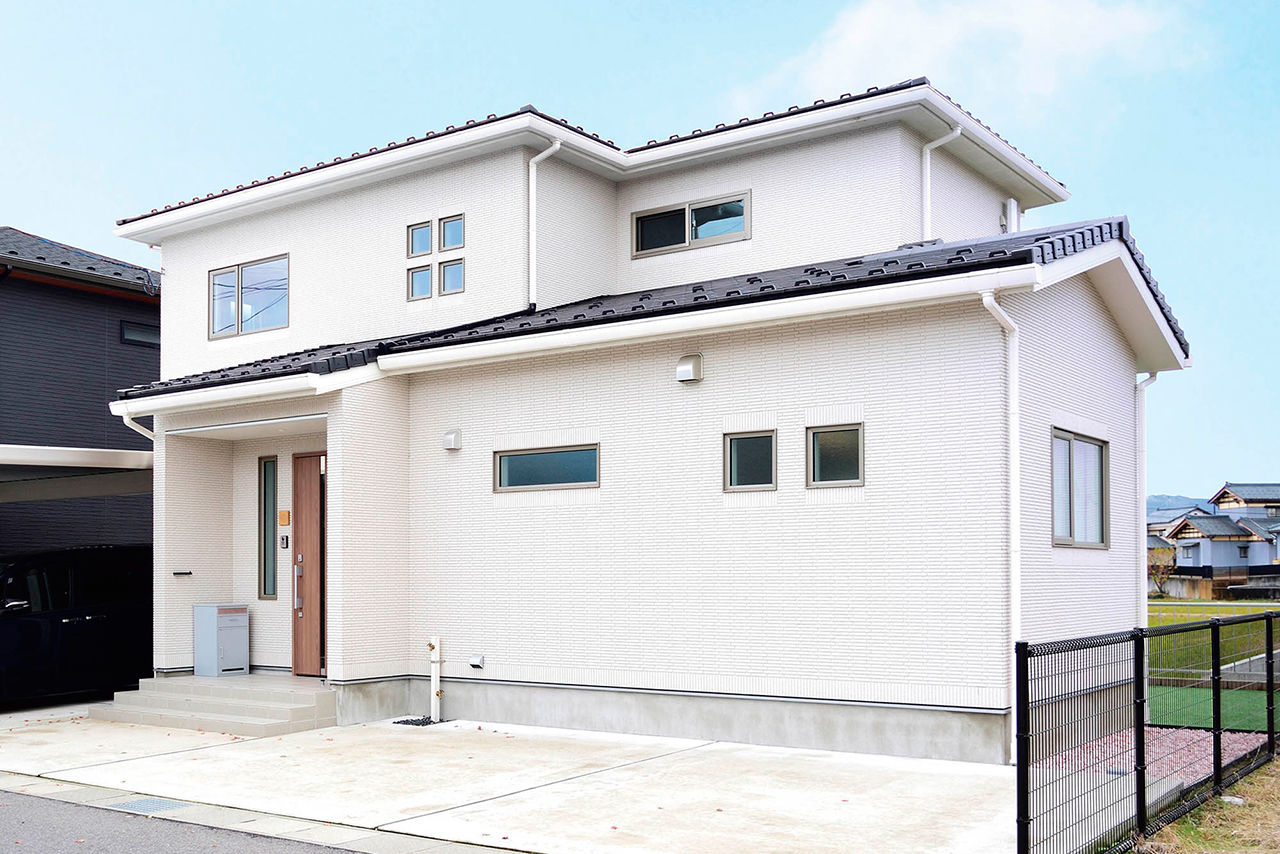 クレバリーホーム 【2500万円～2999万円／回遊動線／間取図有】家事も子育てもしやすい工夫が光る。家族の笑顔があふれる家の建築実例画像2