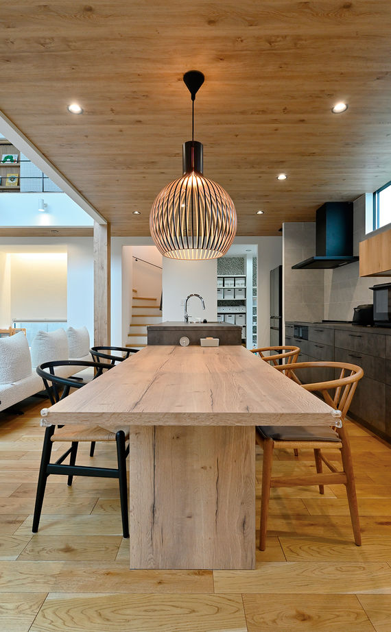 クレバリーホーム 【4000万円～／アウトドアリビング／間取図有】吹抜けと大開口で開放的。外に閉じて、内に開くコの字型の家の建築実例画像7