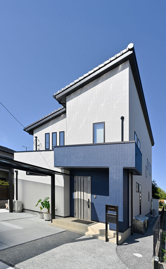 クレバリーホーム 【3000万円～3499万円／オープンLDK／間取図有】キッチンを中心に家族が集う家。共働き夫婦の工夫も満載の建築実例画像2