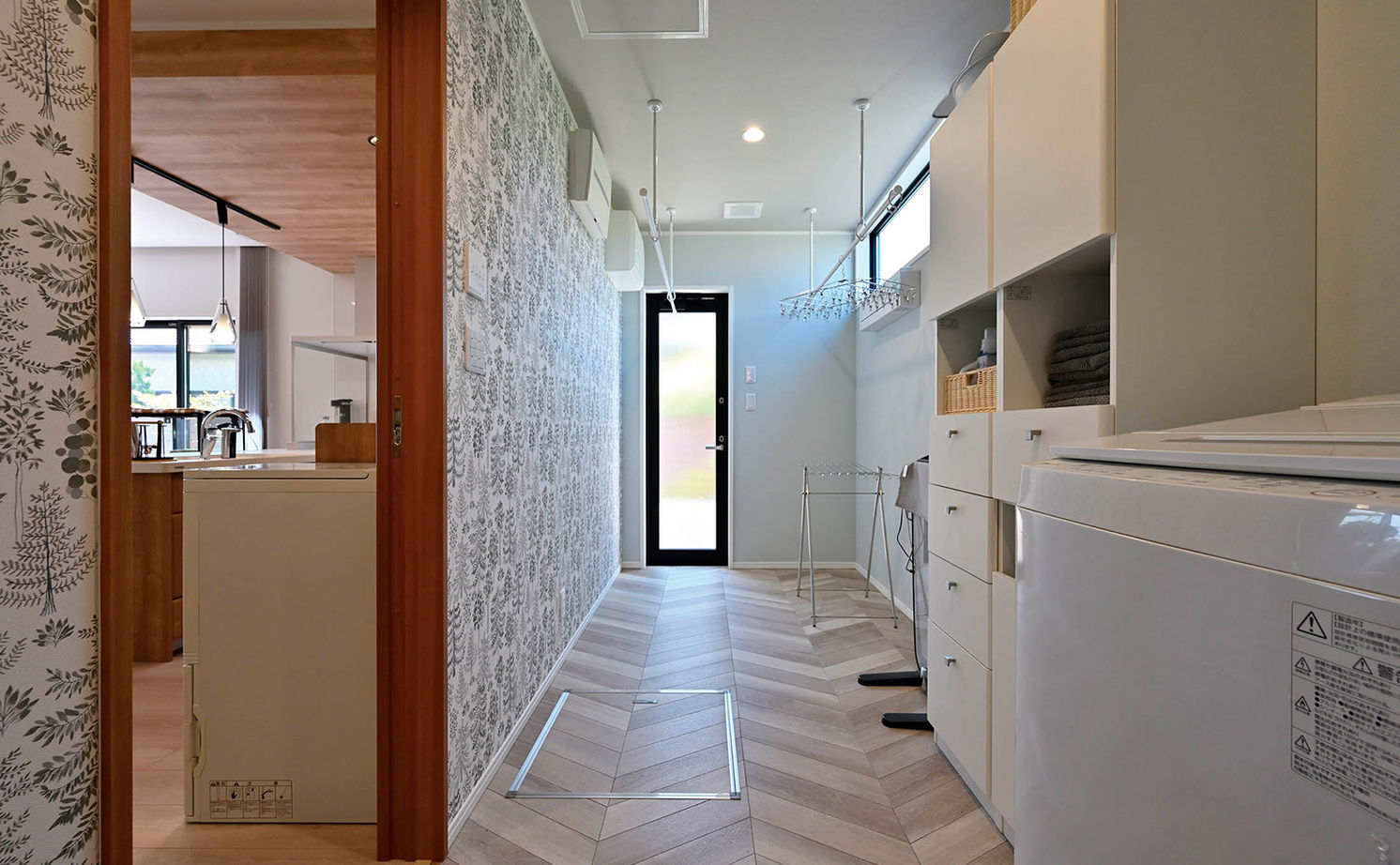 クレバリーホーム 【3000万円～3499万円／オープンLDK／間取図有】キッチンを中心に家族が集う家。共働き夫婦の工夫も満載の建築実例画像10