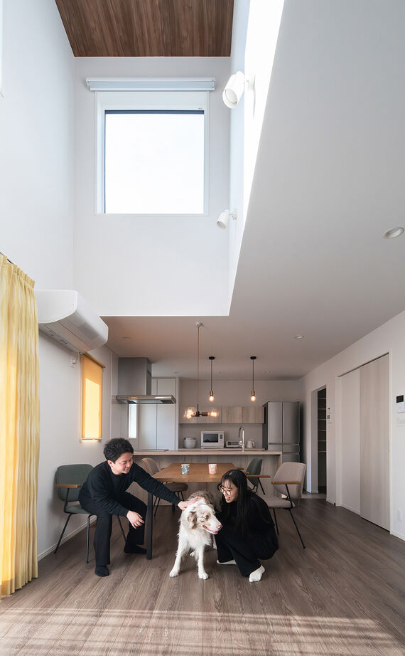 クレバリーホーム 【3500万円～3999万円／吹抜け／ペット／間取図】タイルならではの白が美しい。愛犬と暮らす高断熱の家の建築実例画像2