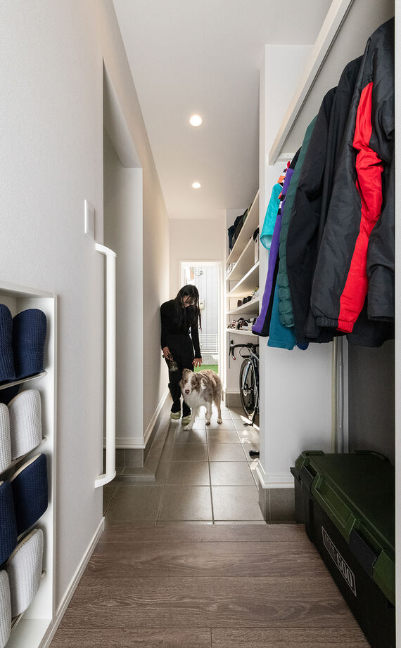 クレバリーホーム 【3500万円～3999万円／吹抜け／ペット／間取図】タイルならではの白が美しい。愛犬と暮らす高断熱の家の建築実例画像5