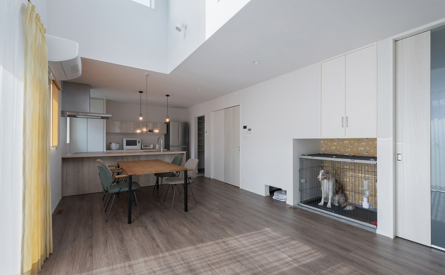 クレバリーホーム 【3500万円～3999万円／吹抜け／ペット／間取図】タイルならではの白が美しい。愛犬と暮らす高断熱の家の建築実例画像6