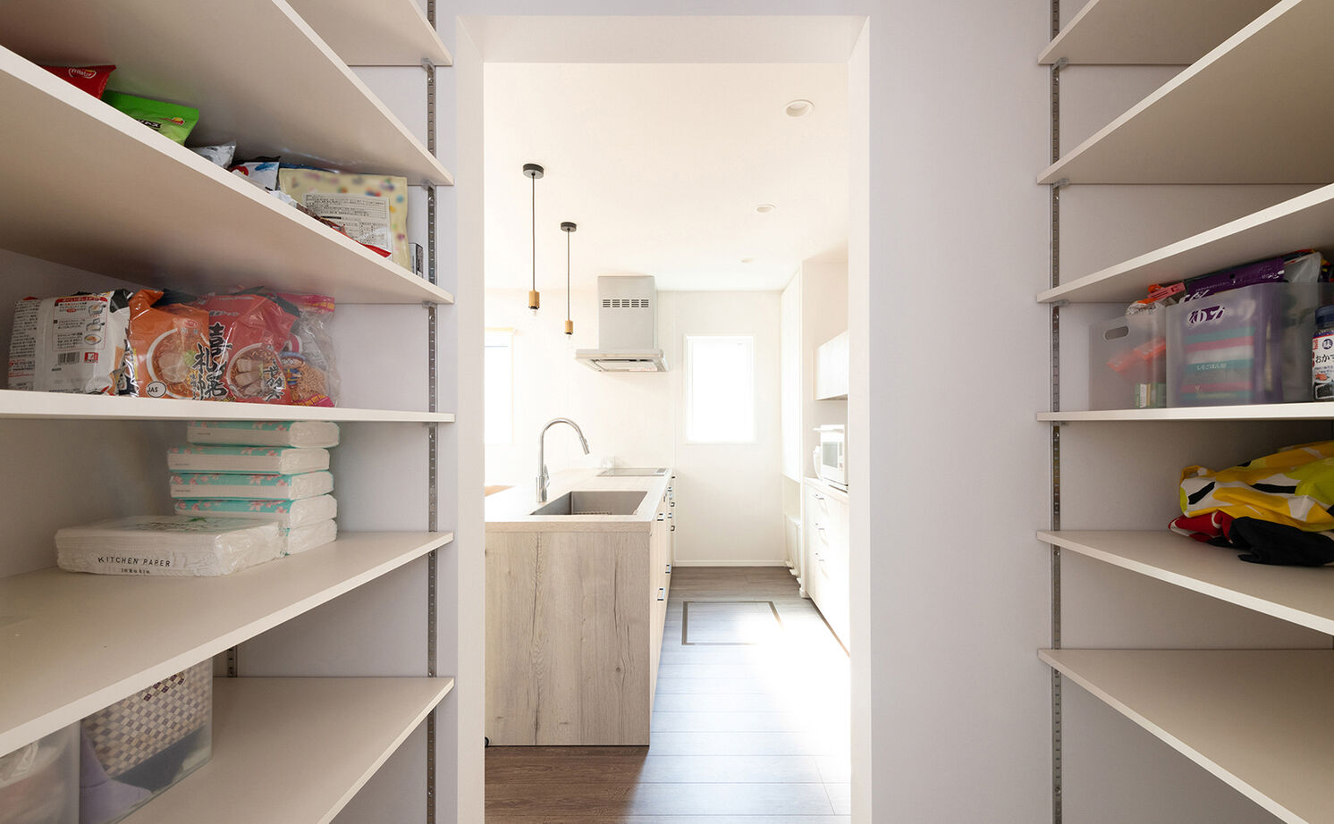 クレバリーホーム 【3500万円～3999万円／吹抜け／ペット／間取図】タイルならではの白が美しい。愛犬と暮らす高断熱の家の建築実例画像9