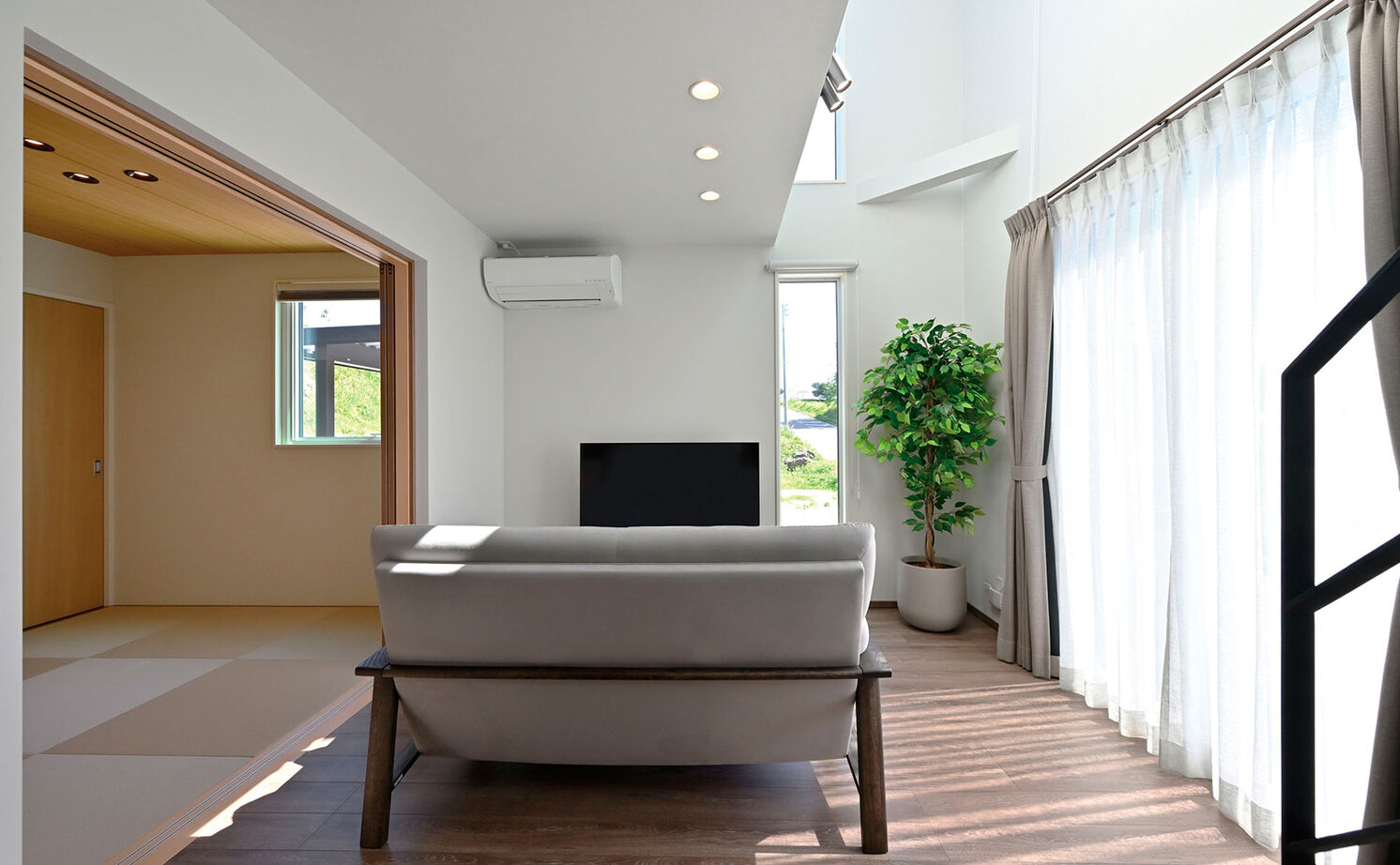 クレバリーホーム 【2500万円～2999万円／吹抜け／家事動線／間取図】ストレスフリーな暮らしを叶えたカフェライクな住まいの建築実例画像6