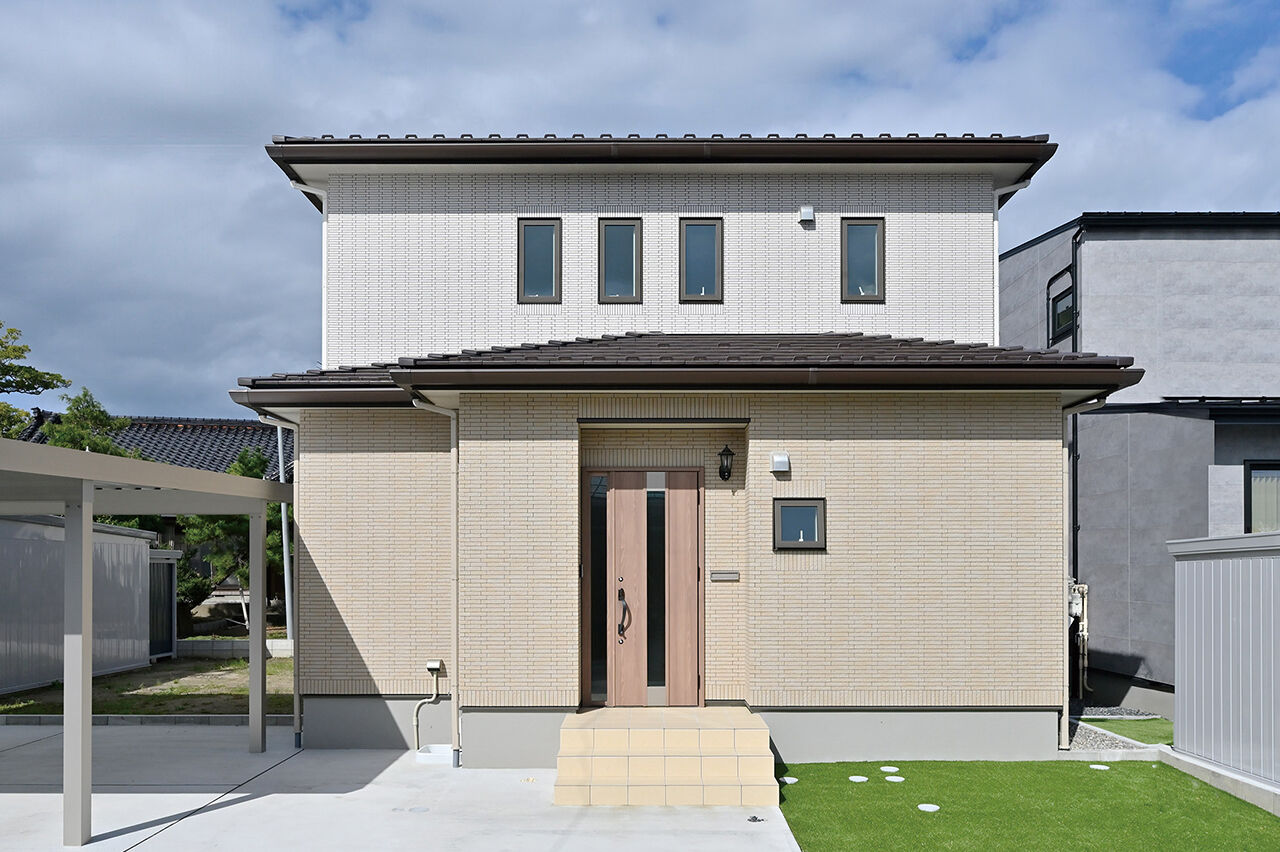 クレバリーホーム 【2000万円～2499万円／家事子育て動線／間取図】家族団らんもプライベートも充実。完全同居型の二世帯住宅の建築実例画像2