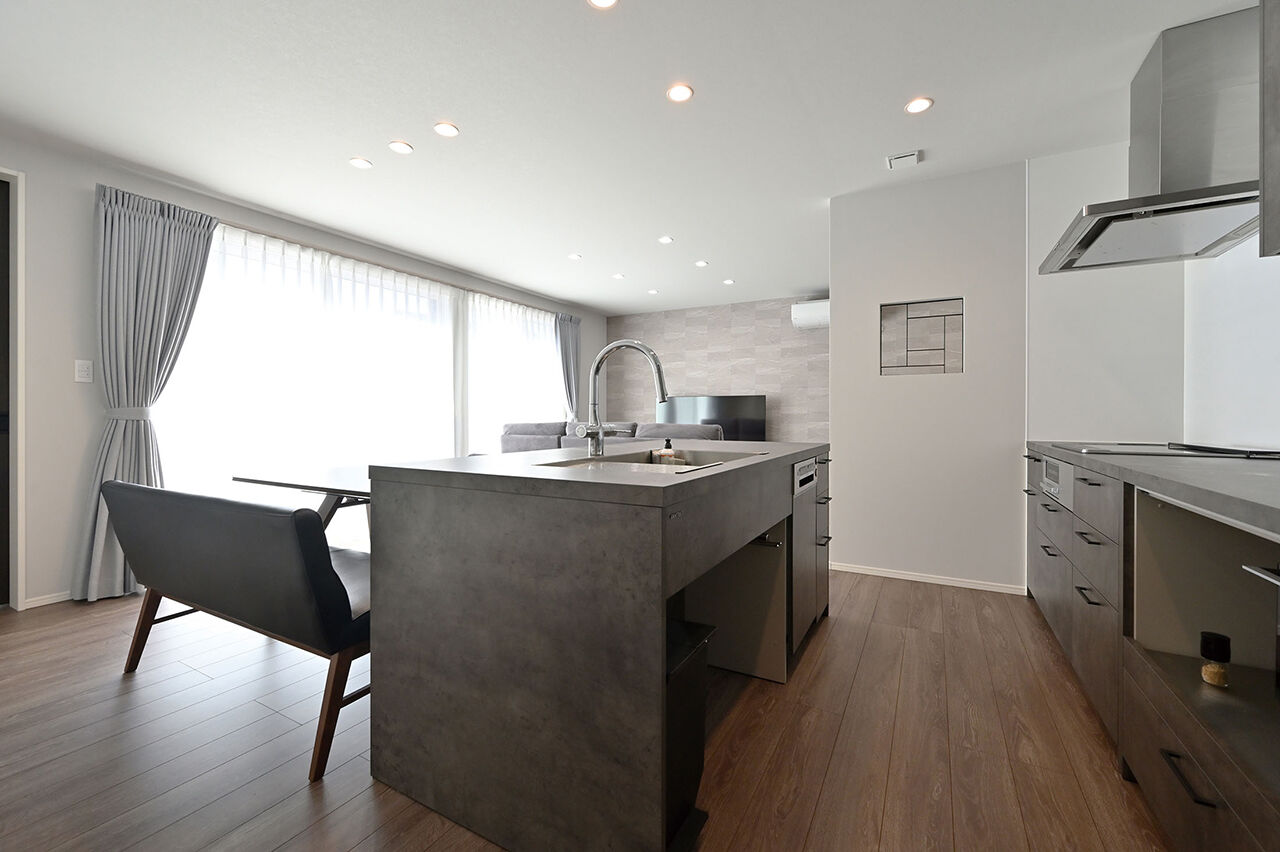 クレバリーホーム 【3000万円～3499万円／太陽光発電／間取図】住んでからかかるコストを低減。外壁タイルの高性能住宅の建築実例画像3