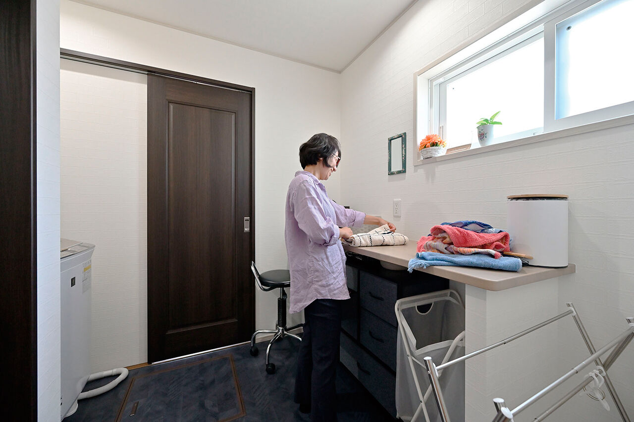 クレバリーホーム 【3000万円～3499万円／スキップフロア／間取図】外に閉じ、内に開く。カーテン不要なストレスフリーの平屋の建築実例画像4