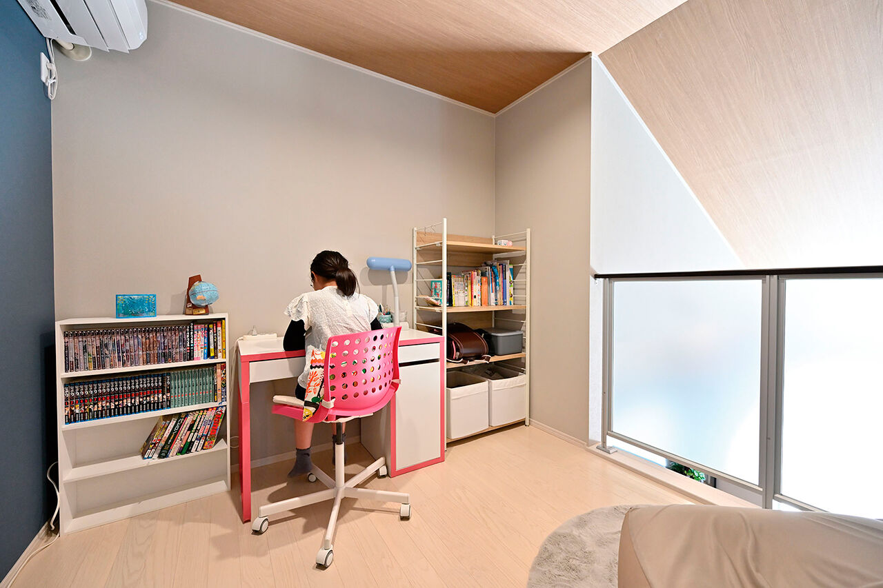 クレバリーホーム 【3000万円～3499万円／スキップフロア／間取図】外に閉じ、内に開く。カーテン不要なストレスフリーの平屋の建築実例画像8