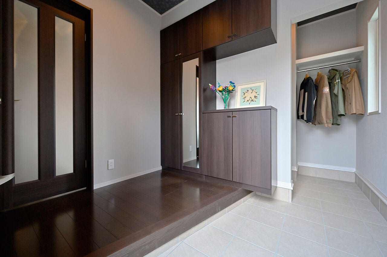 クレバリーホーム 【3000万円～3499万円／スキップフロア／間取図】外に閉じ、内に開く。カーテン不要なストレスフリーの平屋の建築実例画像9