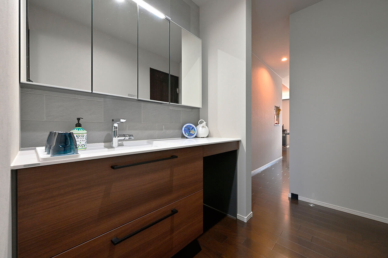 クレバリーホーム 【3000万円～3499万円／スキップフロア／間取図】外に閉じ、内に開く。カーテン不要なストレスフリーの平屋の建築実例画像10