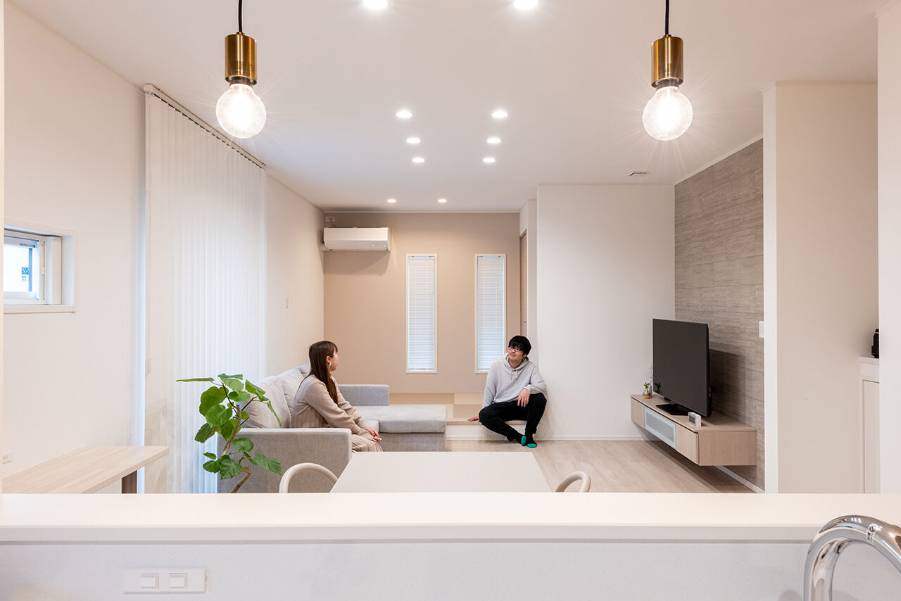 クレバリーホーム 【2500万円～2999万円／家事動線／間取図】グレージュのあたたかみあるリビングに家族の笑顔が集まる家の建築実例画像1