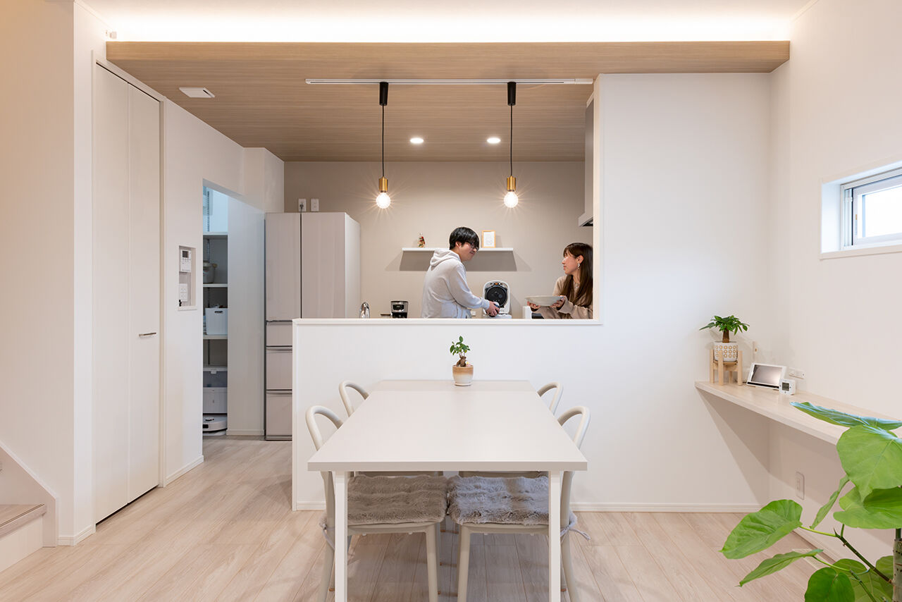 クレバリーホーム 【2500万円～2999万円／家事動線／間取図】グレージュのあたたかみあるリビングに家族の笑顔が集まる家の建築実例画像4