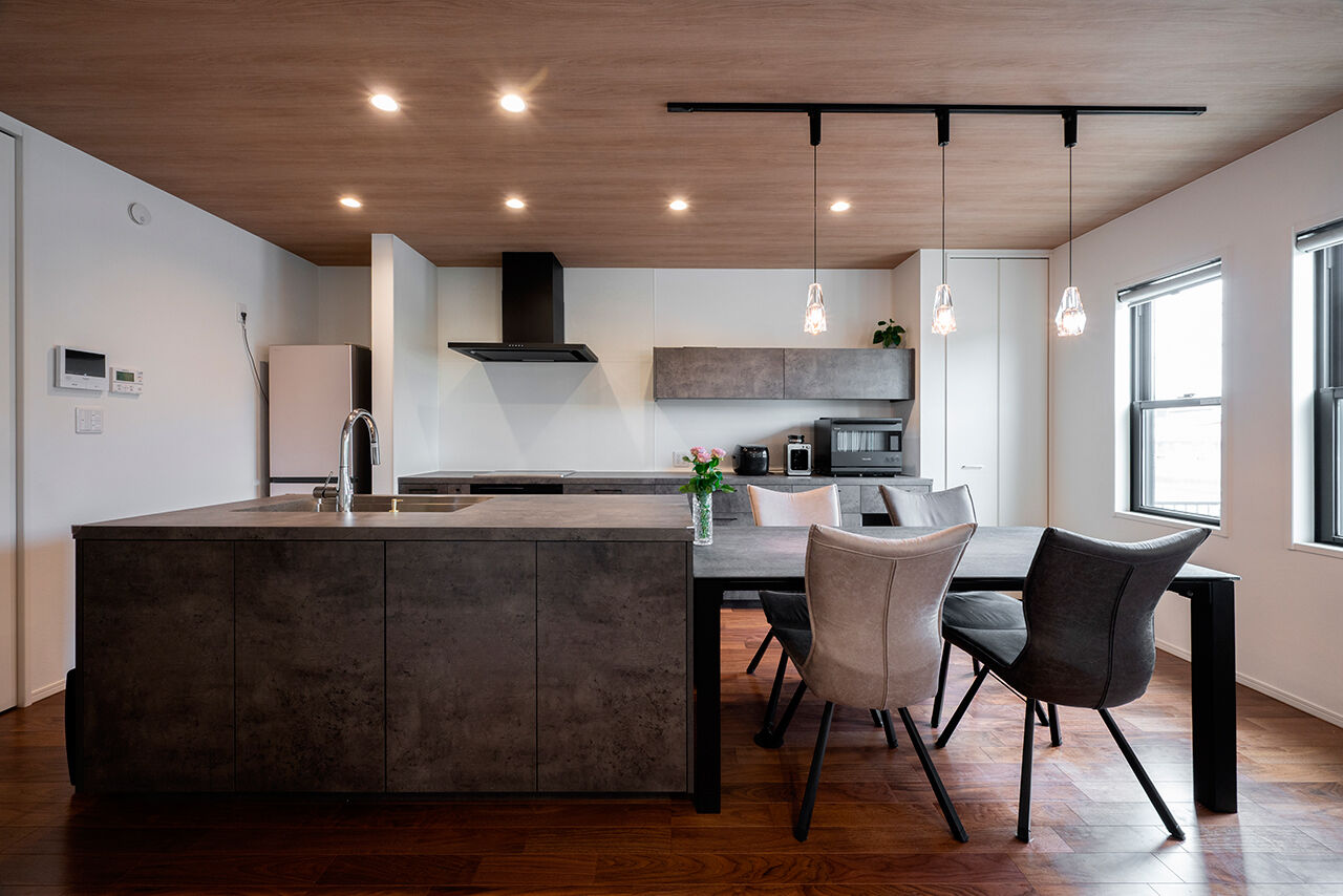 クレバリーホーム 【子育て／間取図】キッチンを中心に家族がつながる、ともに暮らしを楽しむ住まいの建築実例画像3