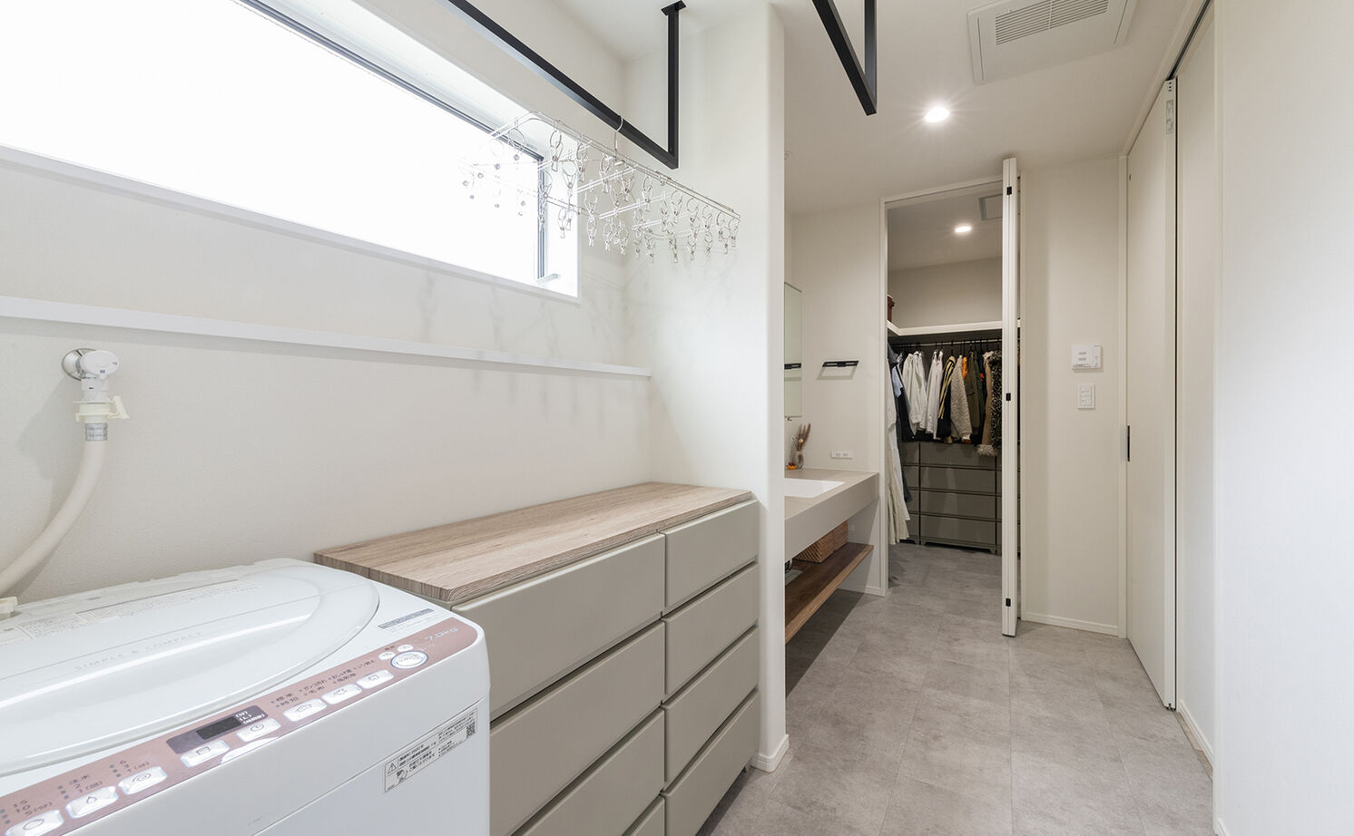 クレバリーホーム 【2500～2999万円／回遊動線／間取図】家事のストレスを軽減。効率的で快適な暮らしを叶える平屋の建築実例画像13