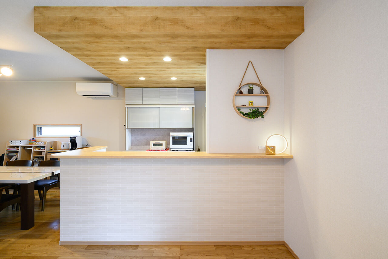 クレバリーホーム 【3500～3999万円／回遊動線／間取図】家族を近くに感じるL字型のLDK。家事がはかどる効率的な間取りを実現の建築実例画像3