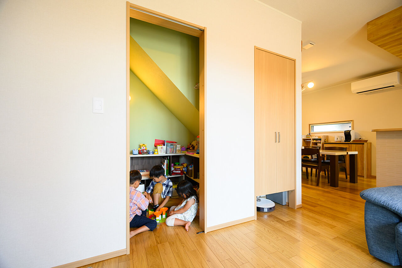 クレバリーホーム 【3500～3999万円／回遊動線／間取図】家族を近くに感じるL字型のLDK。家事がはかどる効率的な間取りを実現の建築実例画像5